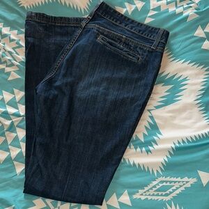 Women’s midrise trouser pants. Zip fly, medium wash 
Size 33/15 L